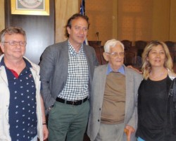 ΔΗΜ-ΛΟΥΤΦΟΥ ΚΑΙ ΠΑΙΔΙΑ ΤΟΥ